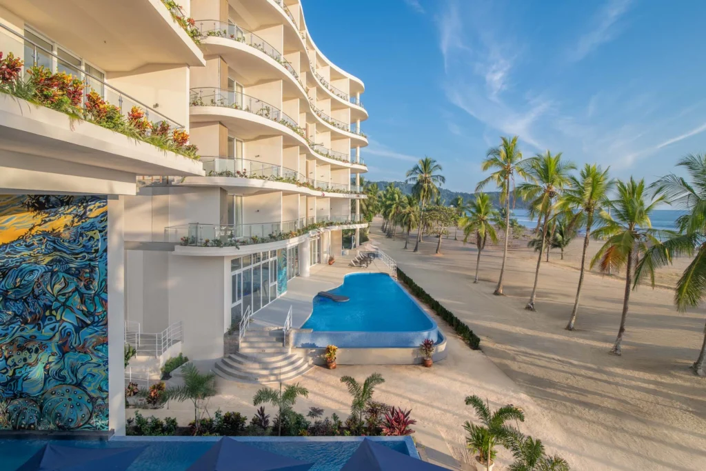 Clarita's Beach Bar & Resort, Playa Jacó