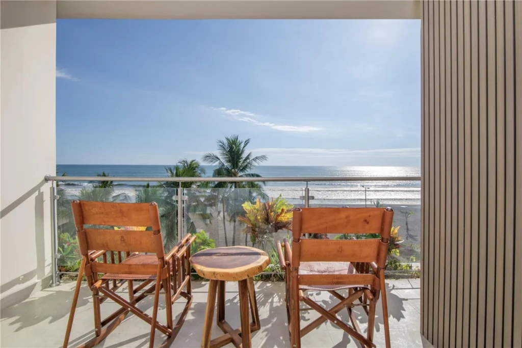 Clarita's Beach Bar & Resort, Jaco Beach